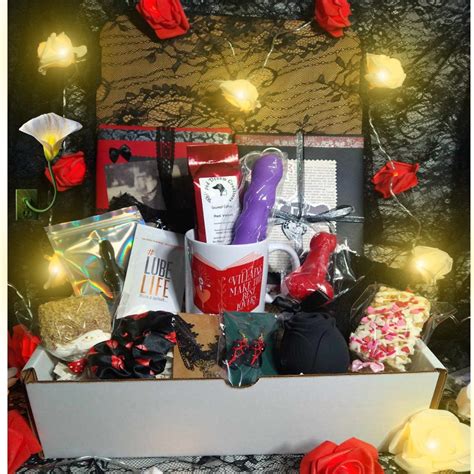 dark heart romance book box.